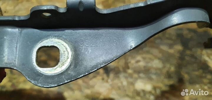 Петля капота левая Chevrolet Cruze 2009-2016