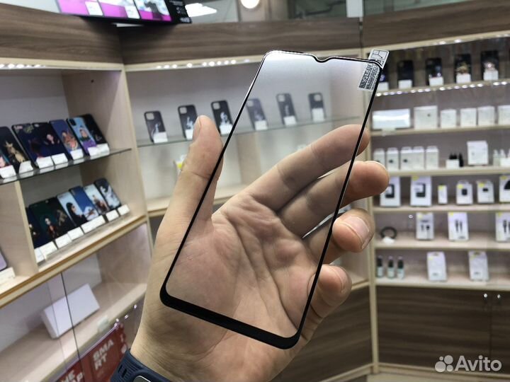 Защитное стекло на Tecno Spark 8C