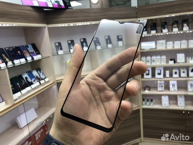 Защитное стекло на Tecno Spark 8C