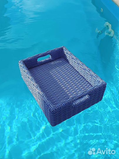 Плавающий столик в бассейн