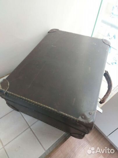 Патефон трофейный Thorens в чемодане