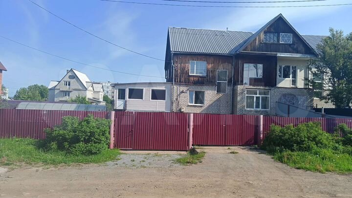 Дом 339,4 м² на участке 12 сот.