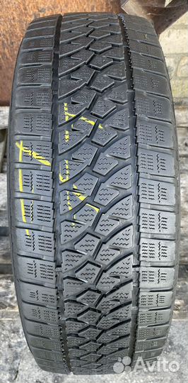 Bridgestone Blizzak W810 225/65 R16C