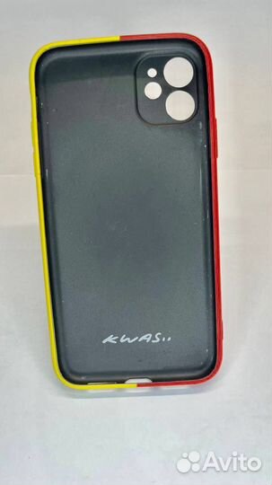Чехол на iPhone 11 kaws