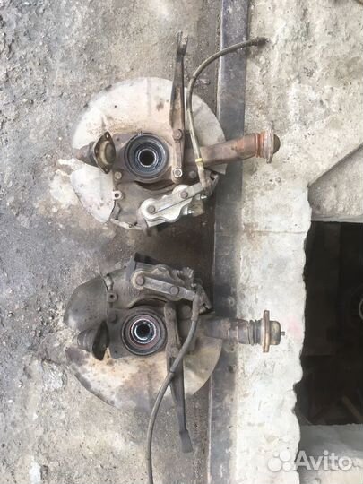 Поворотные кулаки в сборе на ниву