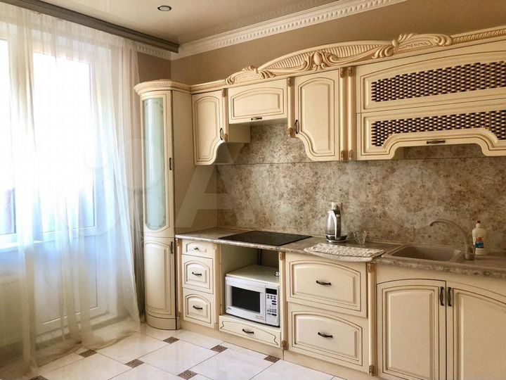 2-к. квартира, 70 м², 7/17 эт.