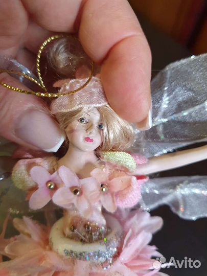 Кукла фарфоровая