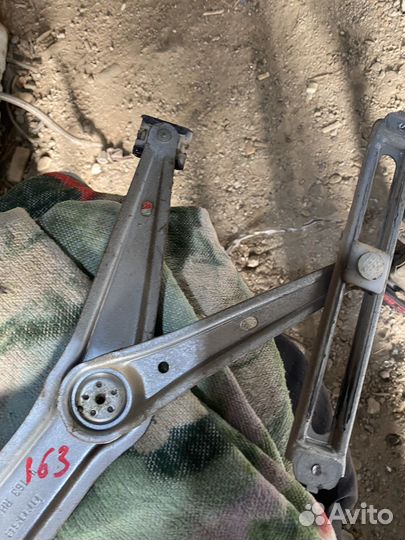 Мерседес ML W163 передний правый стеклоподъемник