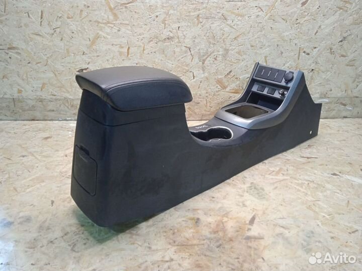 Подлокотник Geely Emgrand EC7