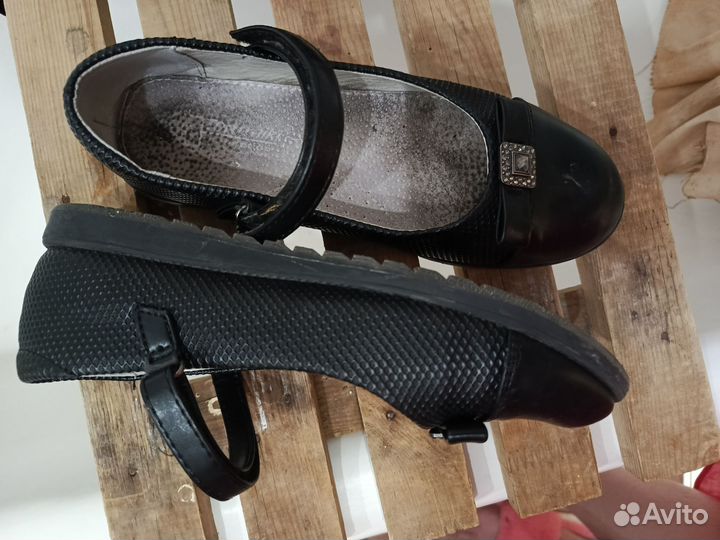 Туфли для девочки размер 35