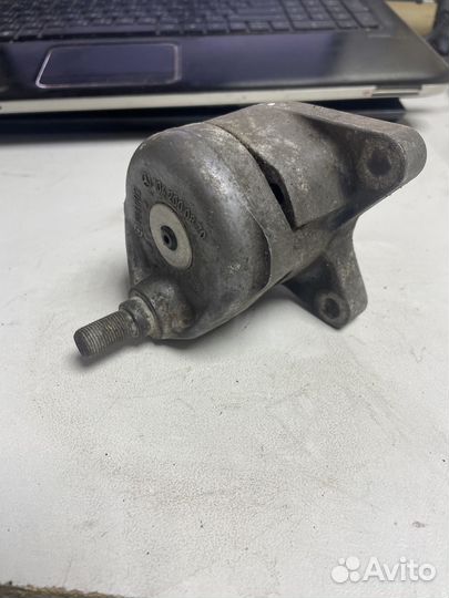 Натяжной ремня мерседес 104