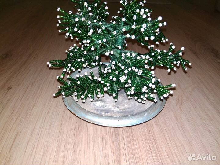Сувенир,подарок,елочка из бисера