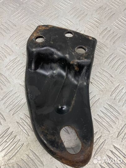 Б/У Буксировочный крюк левый Hyundai Accent LC