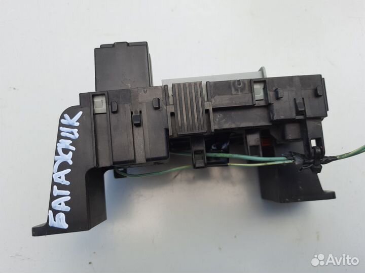 Блок предохранителей багажника Fiat Punto 3