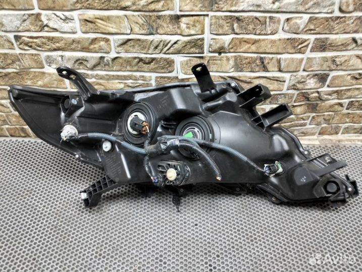 Фара левая Toyota Land Cruiser Prado