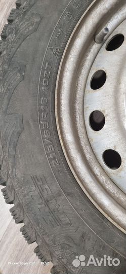 Резина зимняя на дисках R16 215/65