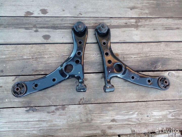 Тойота ипсум21 пара рычагов