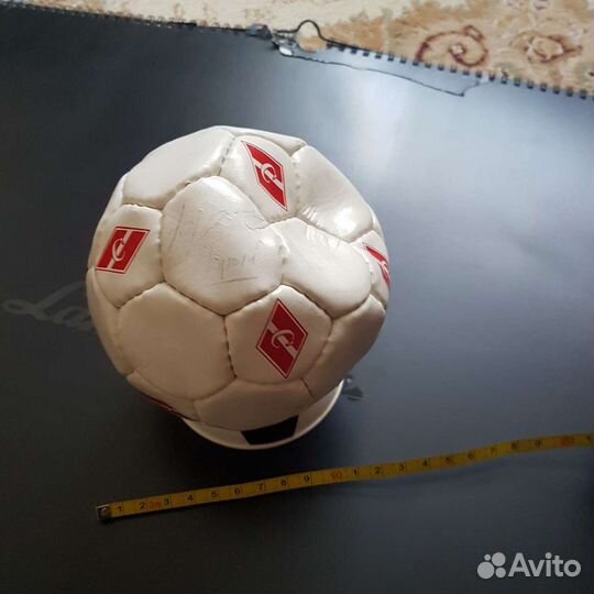 Футбольный мяч Спартак с автографом Юрана