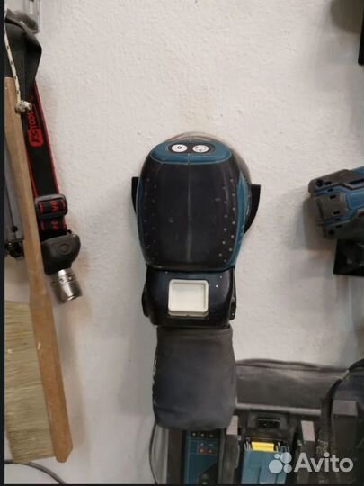 Держатель для Makita DBO180