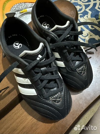 Футбольные бутсы adidas 30