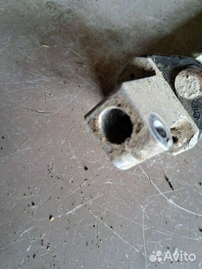 Рулевой карданчик Mercedes W210