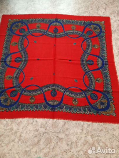 Платки, палантины и шарфы новые и б/у,ткань -шифон