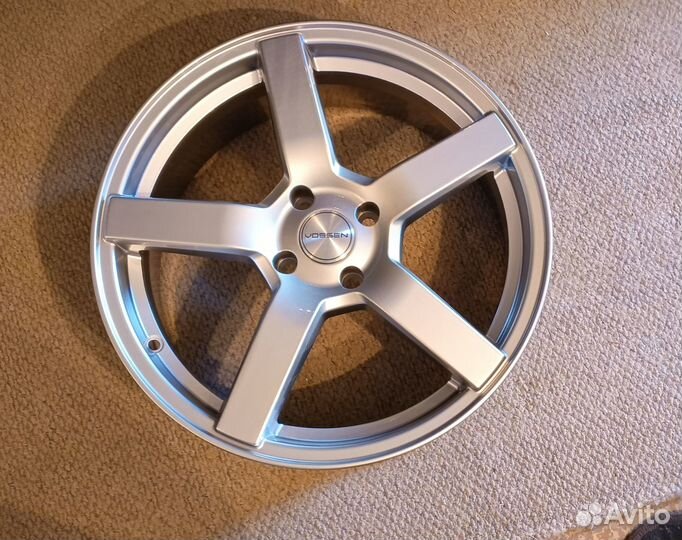 Литые диски R17 4х100 vossen CV3