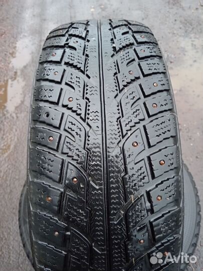 Kumho I'Zen RV Stud KC16 215/70 R16 100T