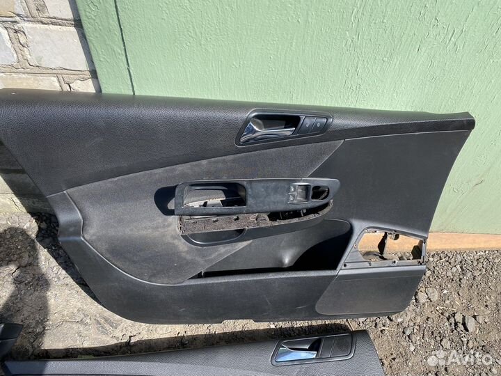 Обшивка двери passat b6 седан