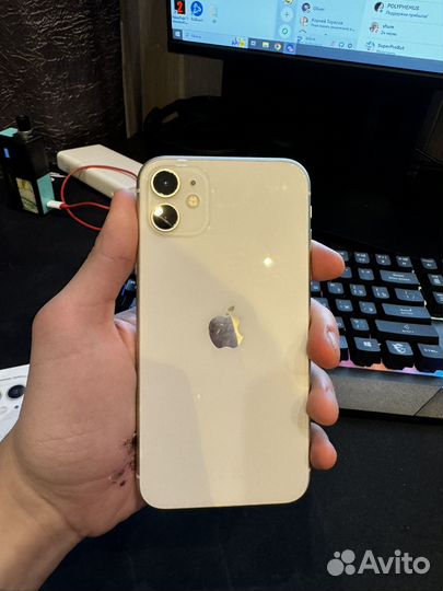 iPhone 11, 64 ГБ