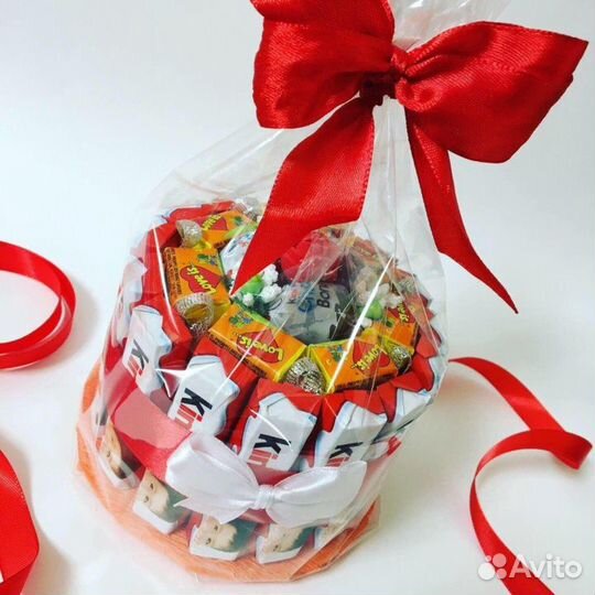 Сладкие букеты из конфет, киндер