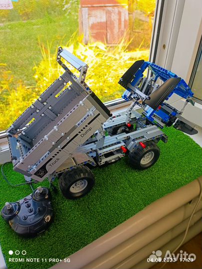 Камаз Lego Technic на пульте управления