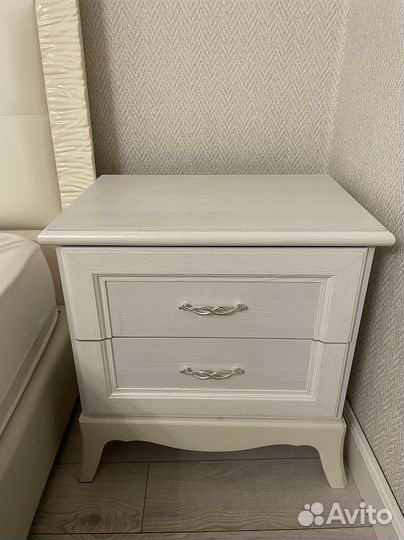 Тумба прикроватная белая бу