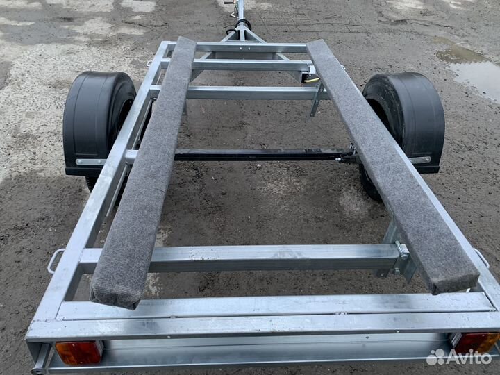 Лодочный прицеп