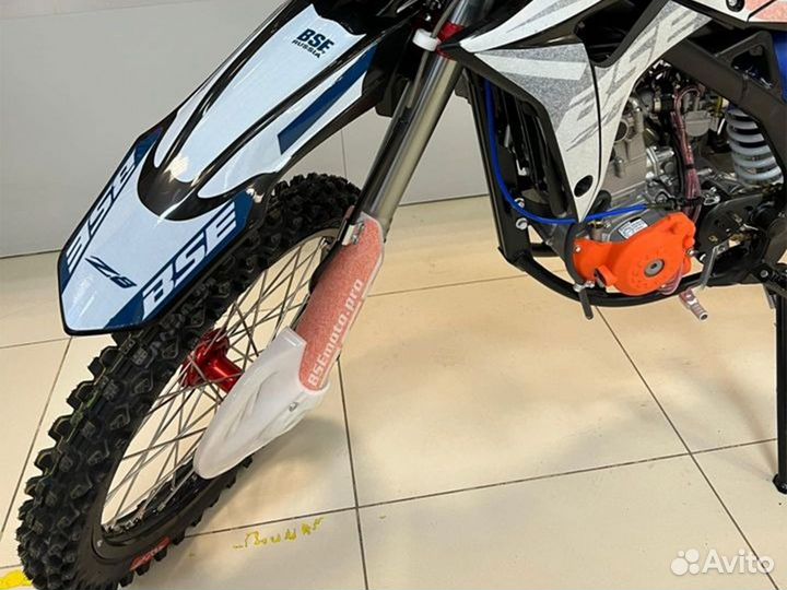 Мотоцикл эндуро BSE Z8 300e 21/18 cross витрина