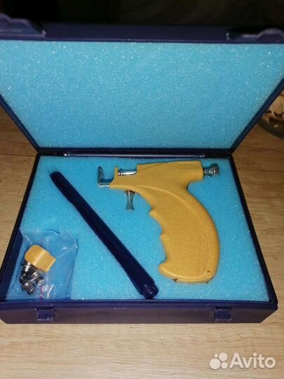 Пистолет для прокола уха