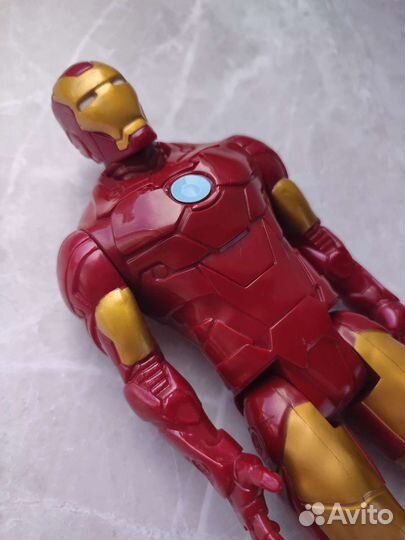 Фигурка iron man hasbro железный человек