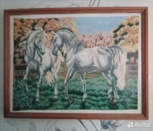 Картина, вышитая крестиком