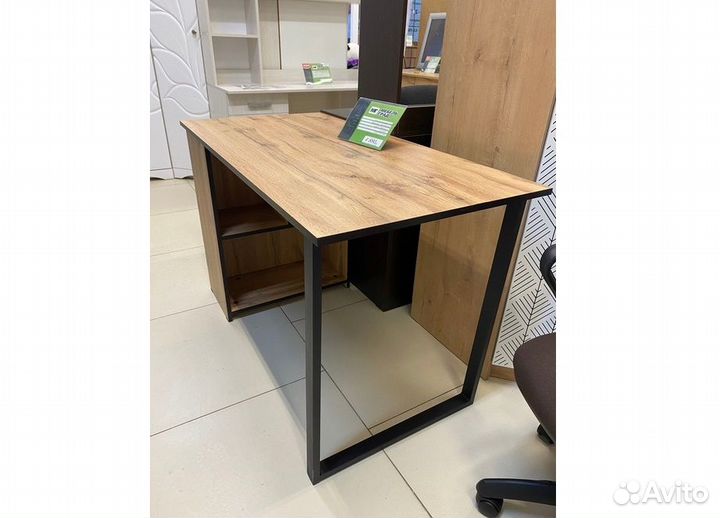Стол письменный. Со склада