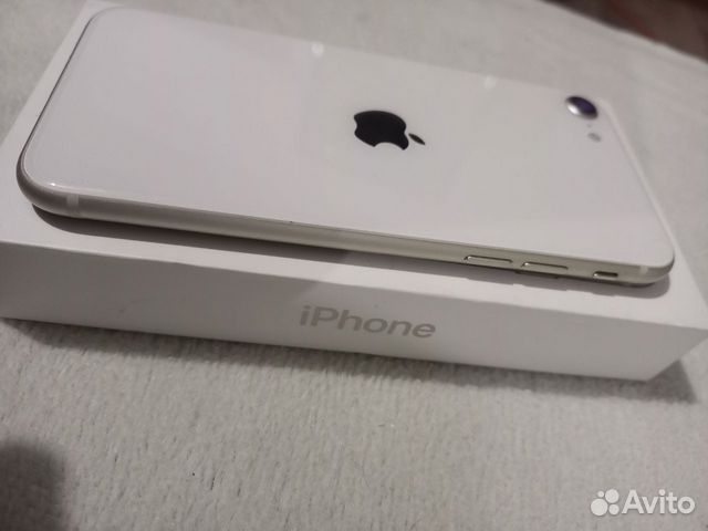 Телефон iPhone SE 2022