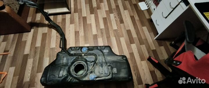 Бензобак веста