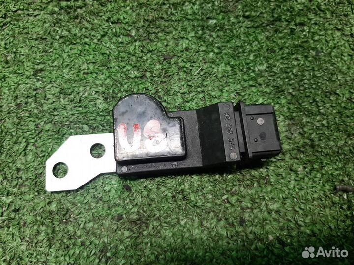 Датчик положения распредвала Chevrolet Cruze J300