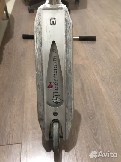 Трюковой самокат