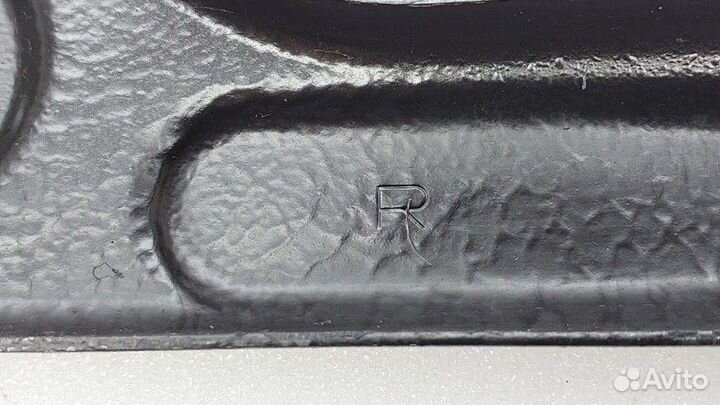 Кронштейн подрамника правый Hyundai Sonata DN G4KM