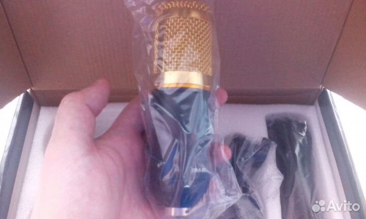 Студийный микрофон новый в коробке