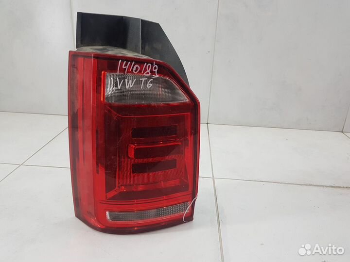 Фонарь задний левый наружный Volkswagen Multivan