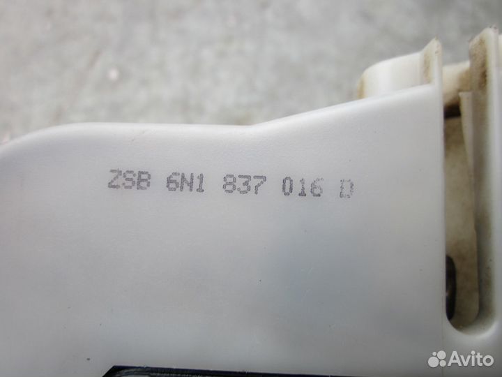 Замок двери передней правой Фольксваген Поло