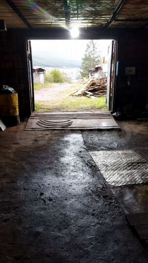 Гараж, > 30 м²