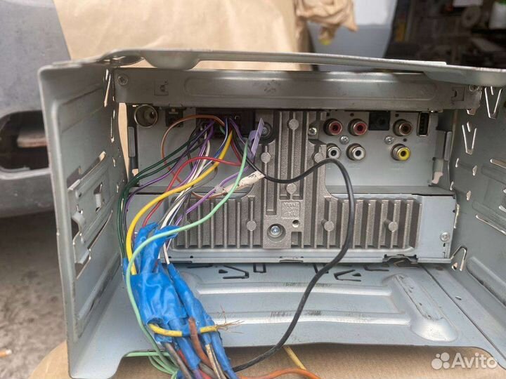 Авто магнитола pioneer MVH-AV185