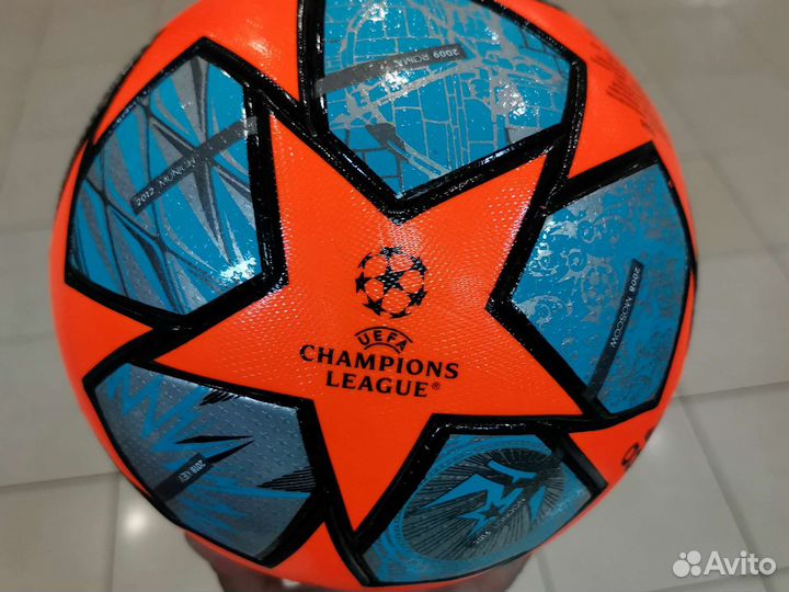 Футбольный мяч adidas зимние